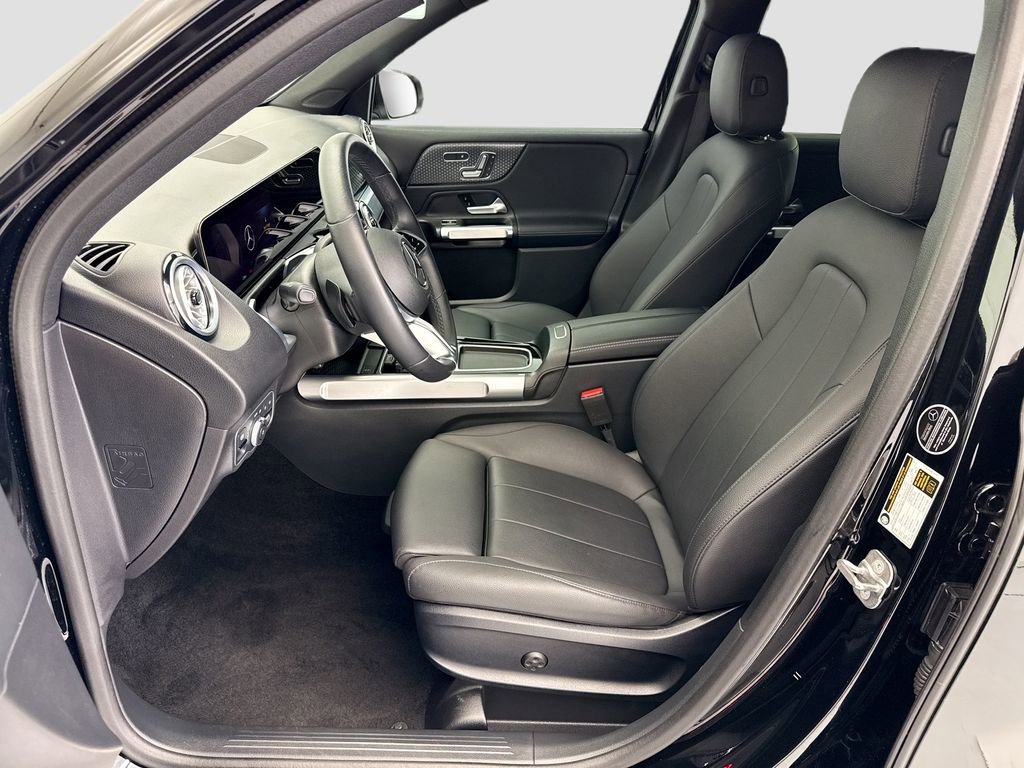 Used 2025 Mercedes-Benz GLB 250 image 17