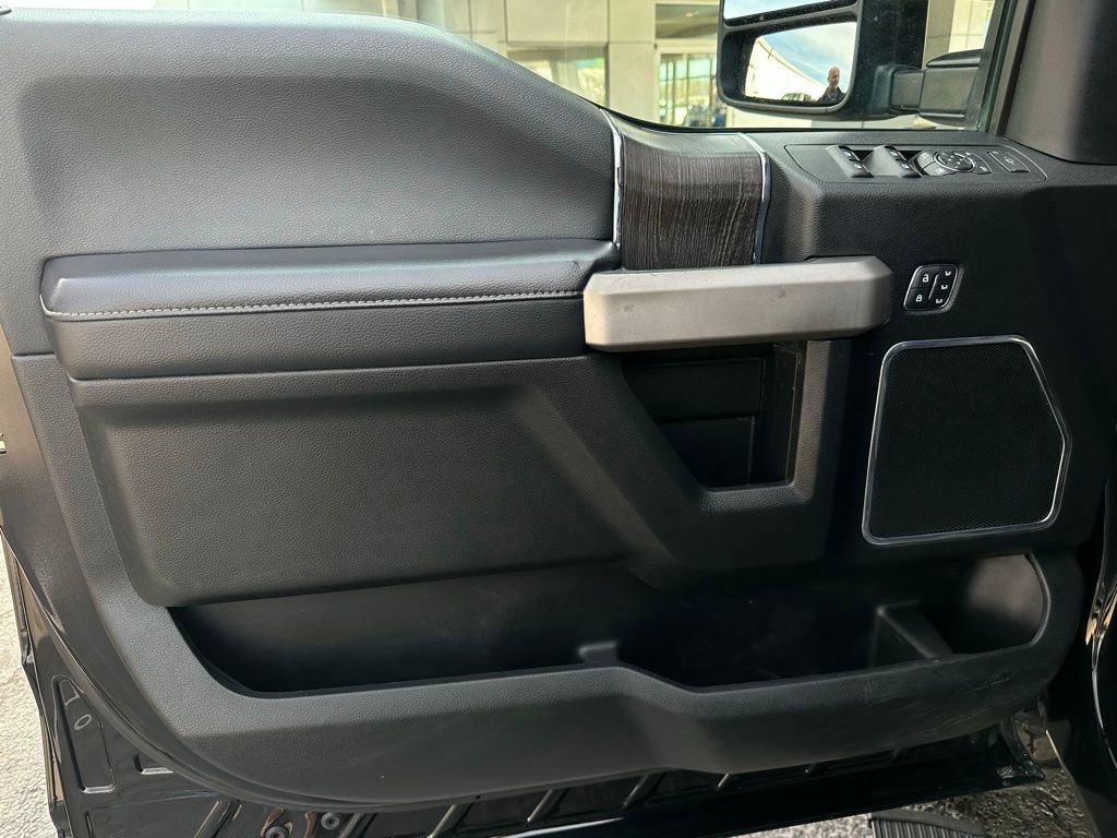 Used 2021 Ford F250 Lariat w/ Chrome Package image 8