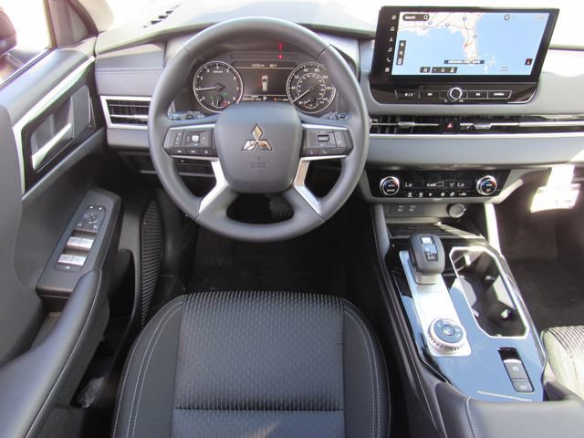 New 2026 Mitsubishi Outlander ES image 15