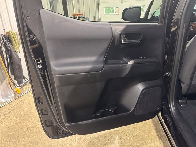 Used 2019 Toyota Tacoma TRD Off-Road image 19