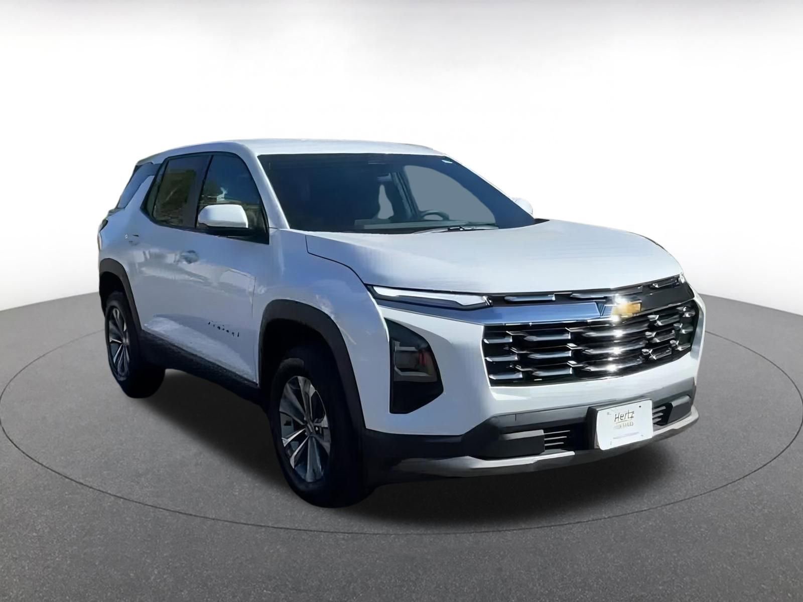 Used 2025 Chevrolet Equinox LT image 3