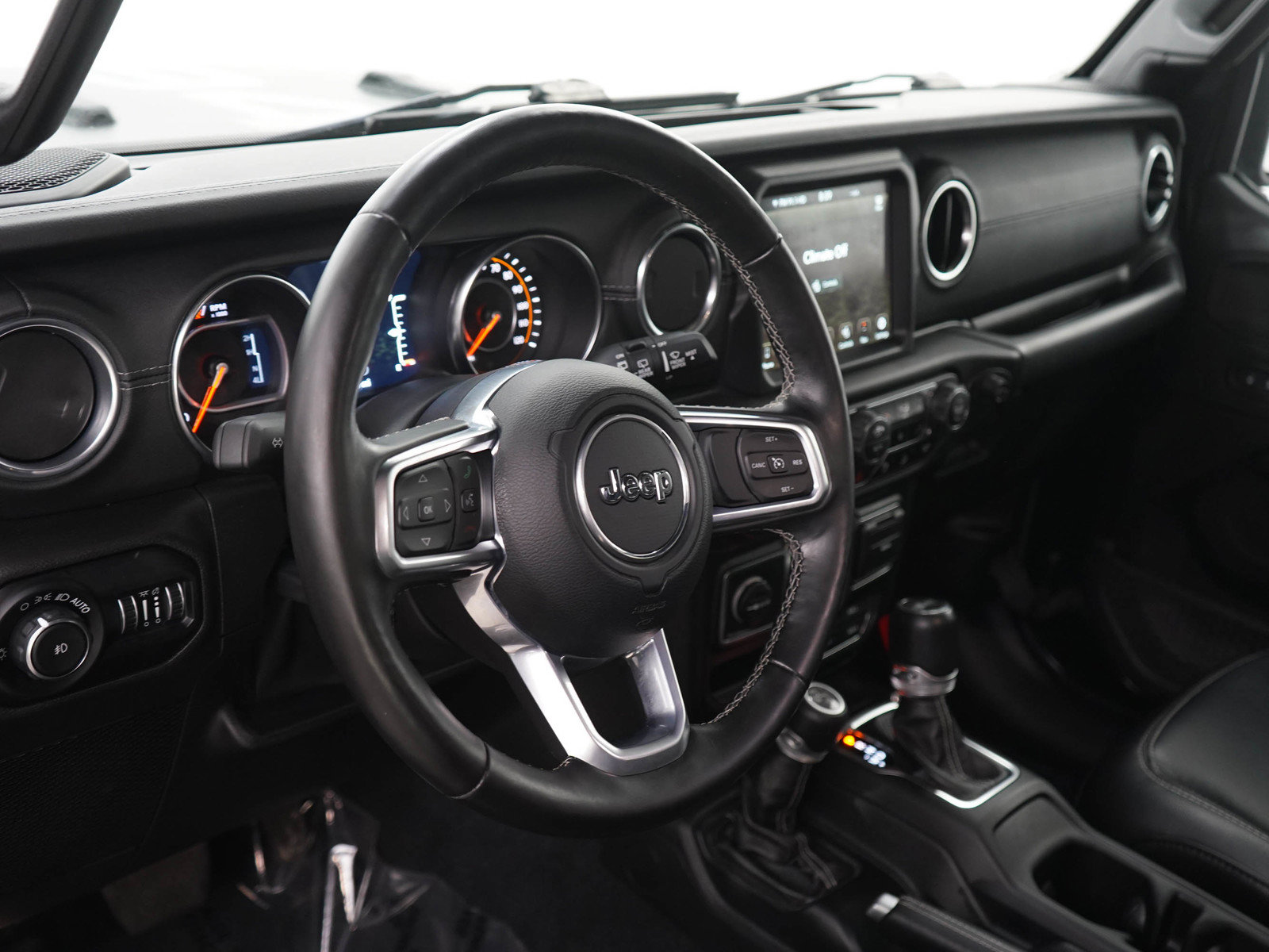 Used 2020 Jeep Wrangler Unlimited Sahara w/ Uconnect 4C Nav & Sound Group AWD/4WD image 19