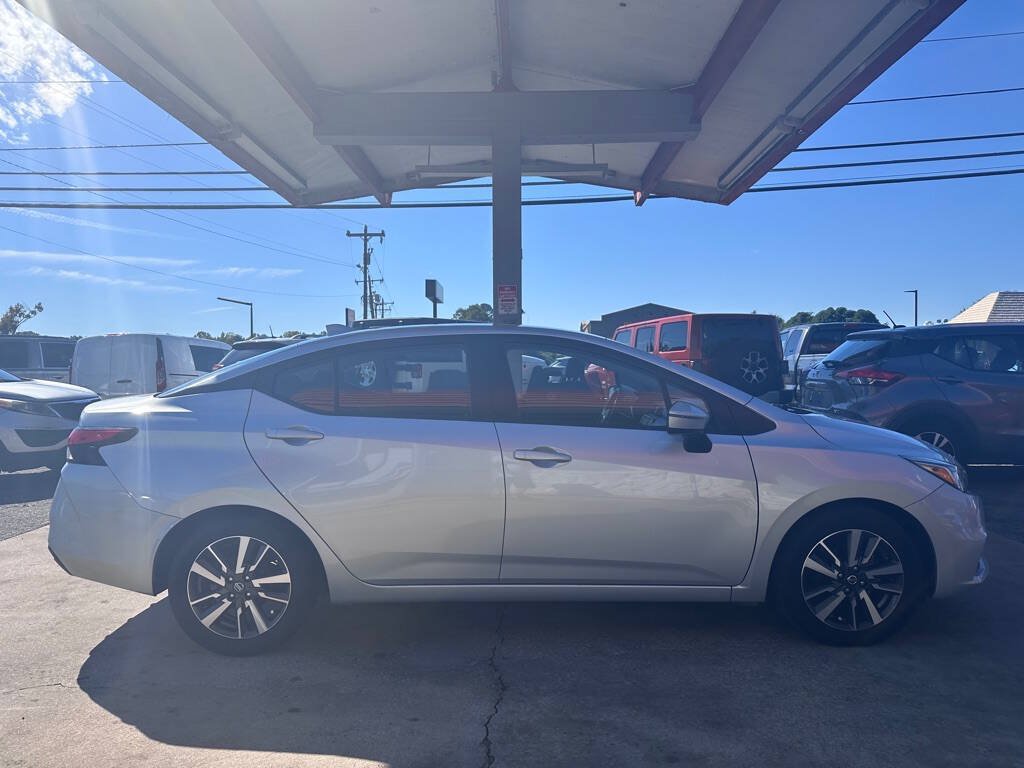Used 2021 Nissan Versa SV FWD image 5