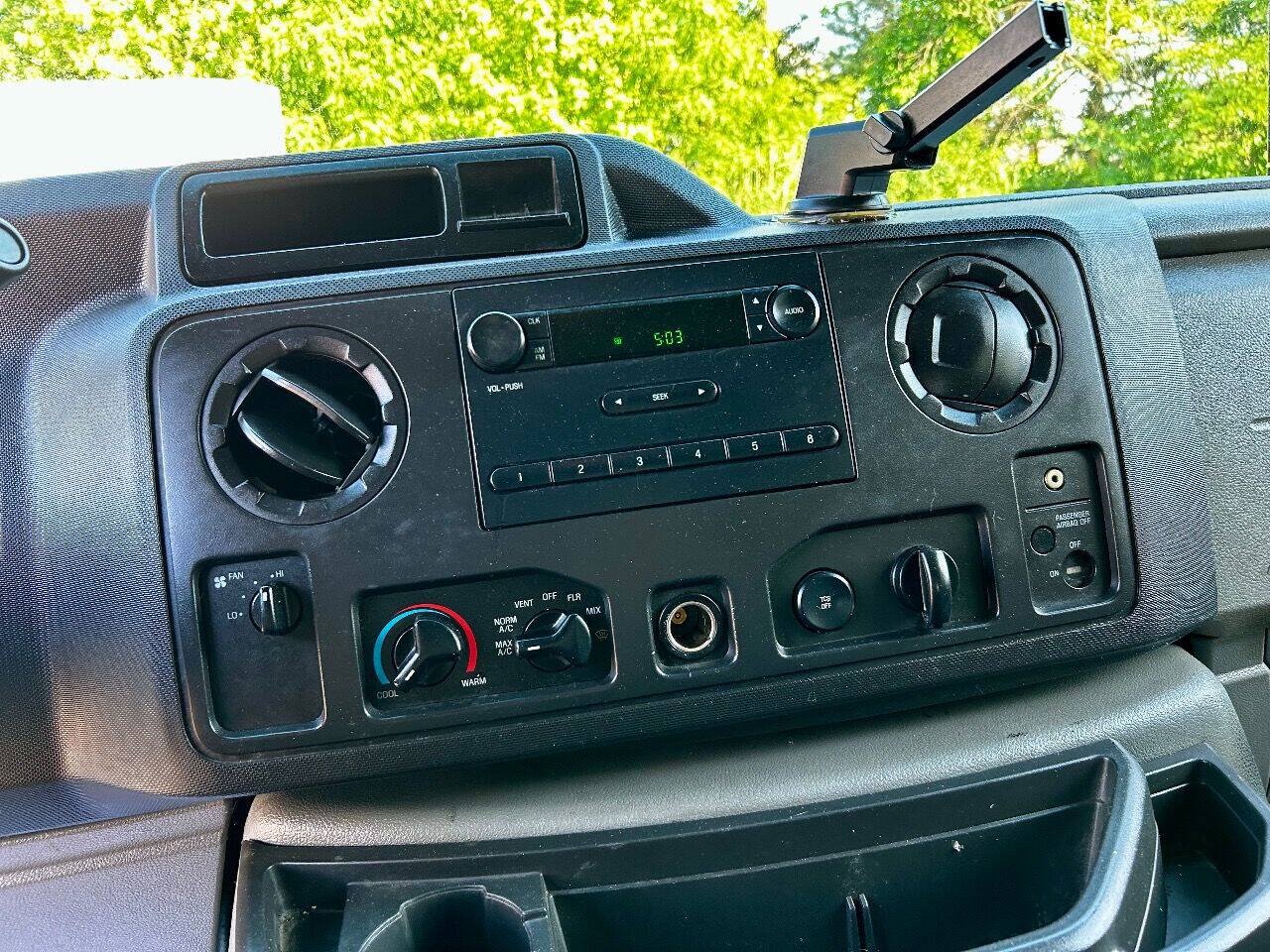 Used 2014 Ford E-250 and Econoline 250 w/ Power Group RWD image 13
