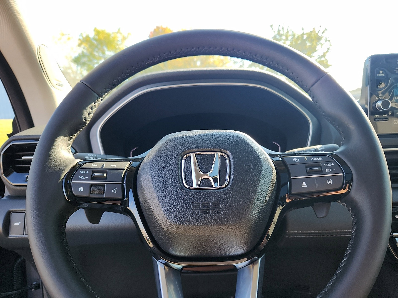 New 2025 Honda Pilot Touring image 15