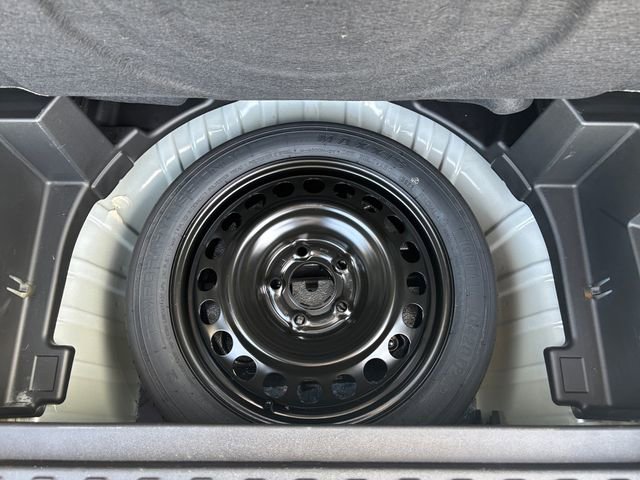 Used 2024 GMC Terrain SLE image 22