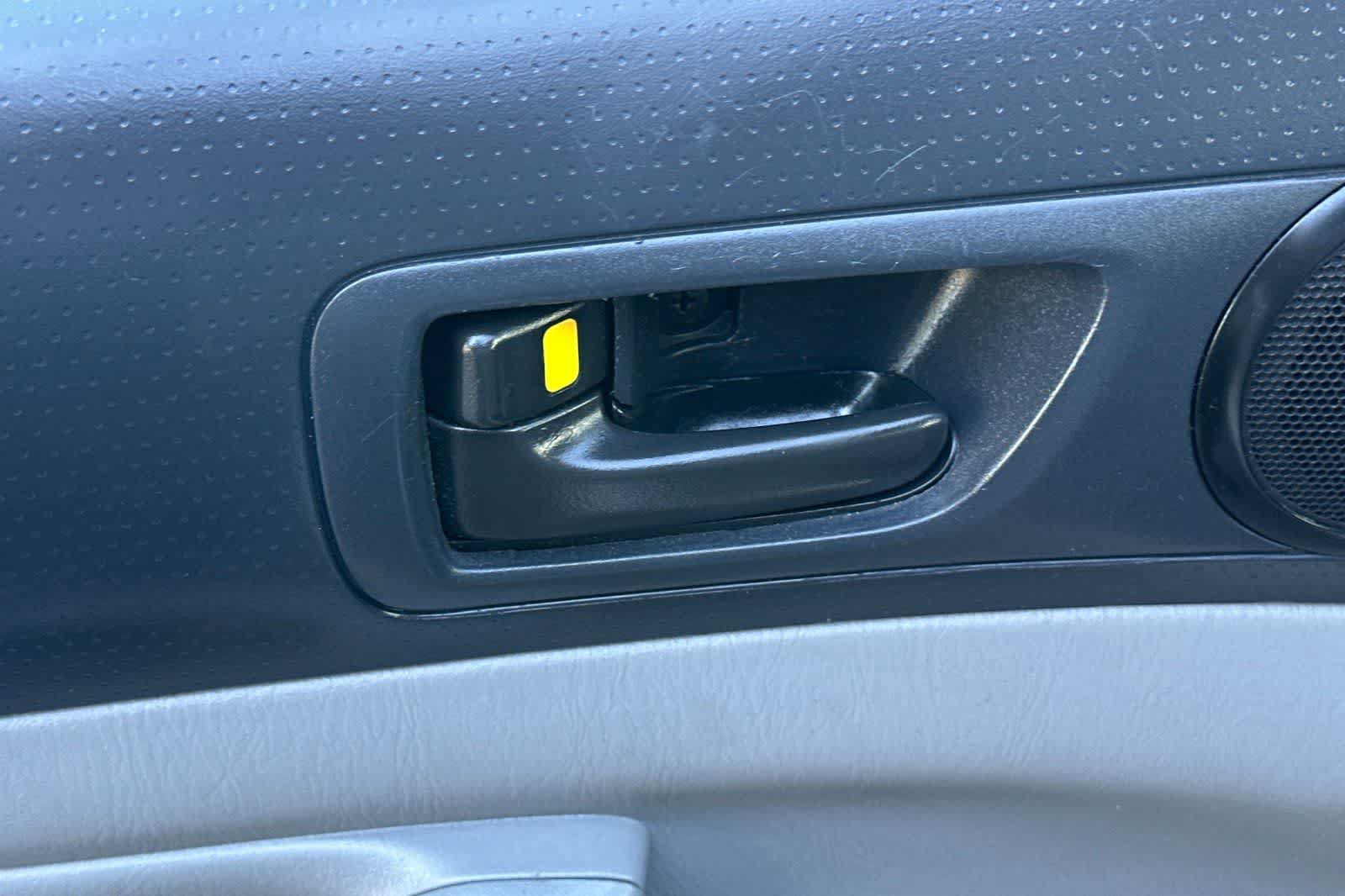 Used 2012 Toyota Tacoma 2WD Regular Cab image 12