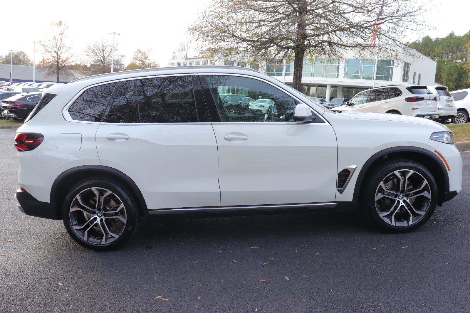 Certified 2024 BMW X5 xDrive40i w/ Premium Package image 8