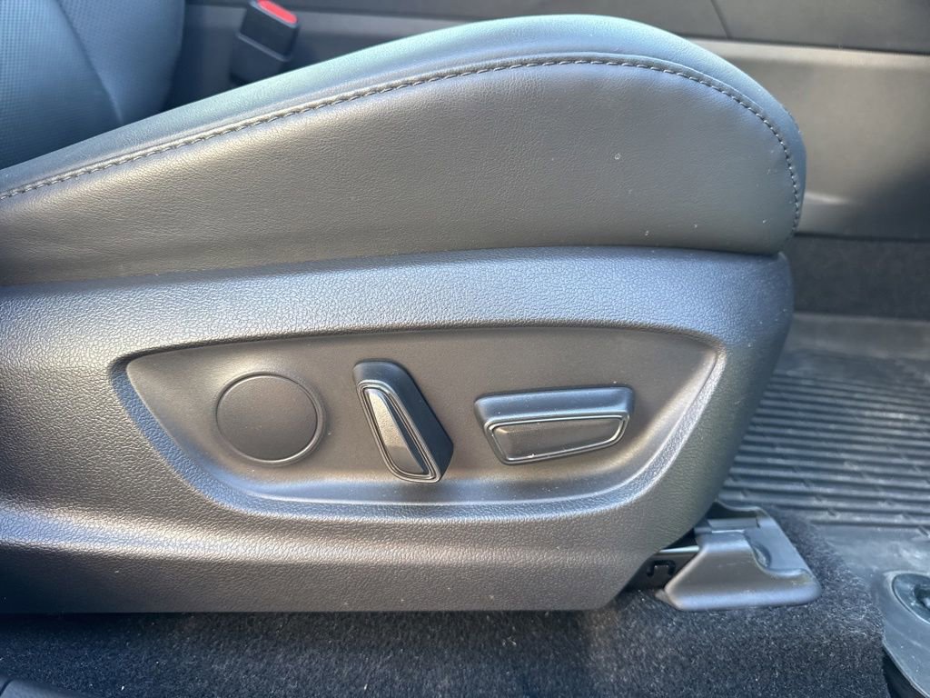 Used 2023 Toyota Crown Platinum image 32