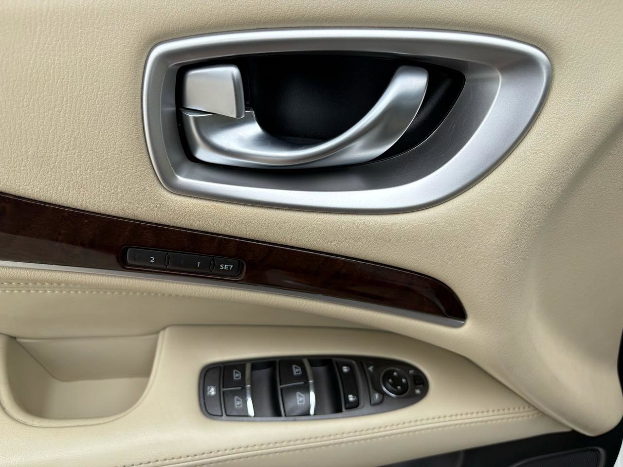 Used 2017 INFINITI QX60 FWD w/ Deluxe Technology Package image 14