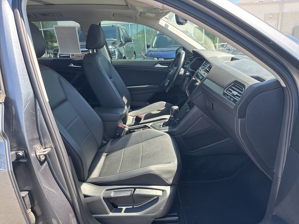 Used 2019 Volkswagen Tiguan SEL FWD image 16