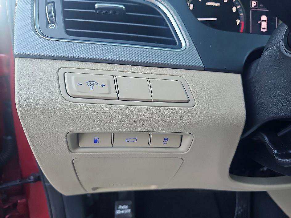 Used 2017 Hyundai Sonata SE image 12