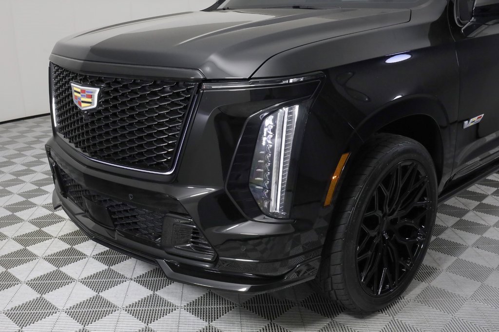 Used 2025 Cadillac Escalade V image 45