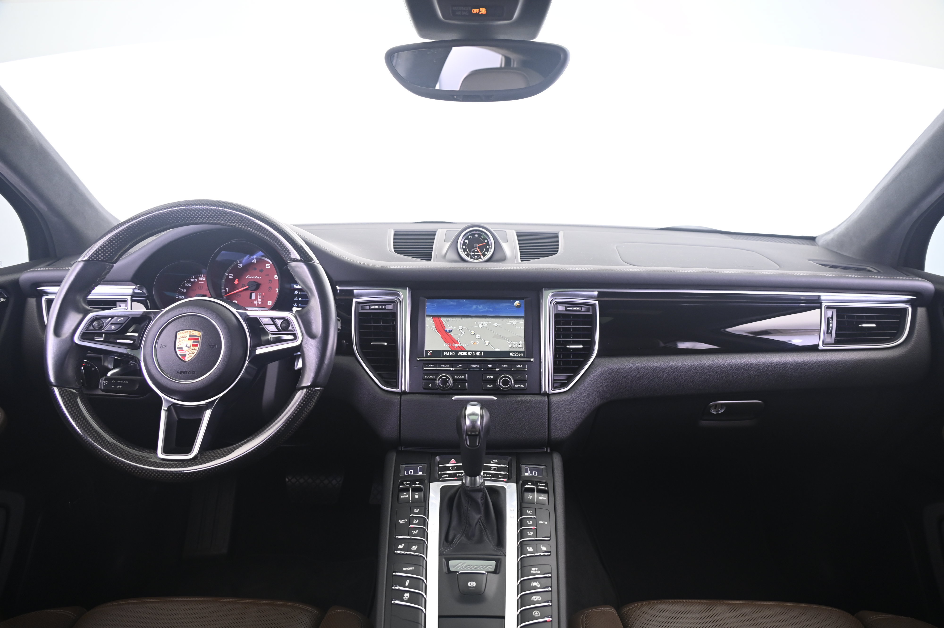 Used 2015 Porsche Macan Turbo AWD/4WD image 31