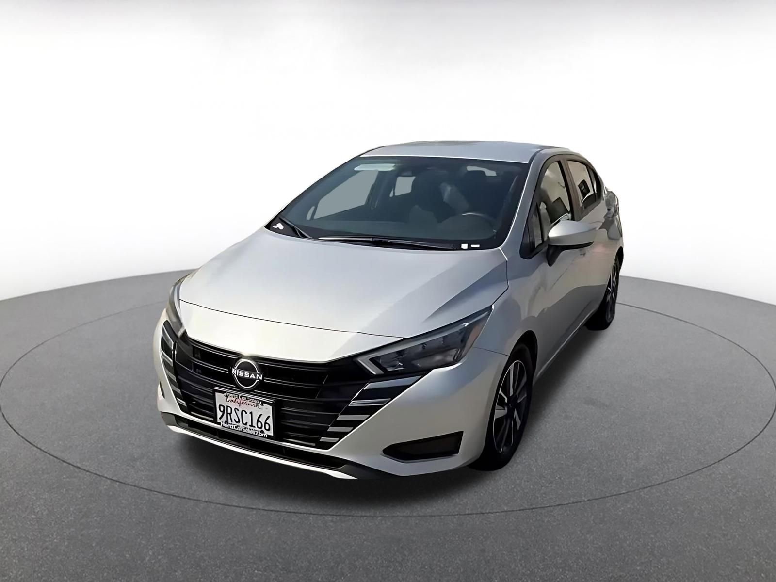 Used 2025 Nissan Versa SV FWD image 7