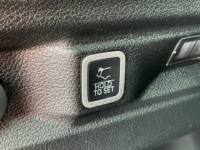 Used 2022 Jeep Grand Cherokee L Laredo w/ Luxury Tech Group I image 36