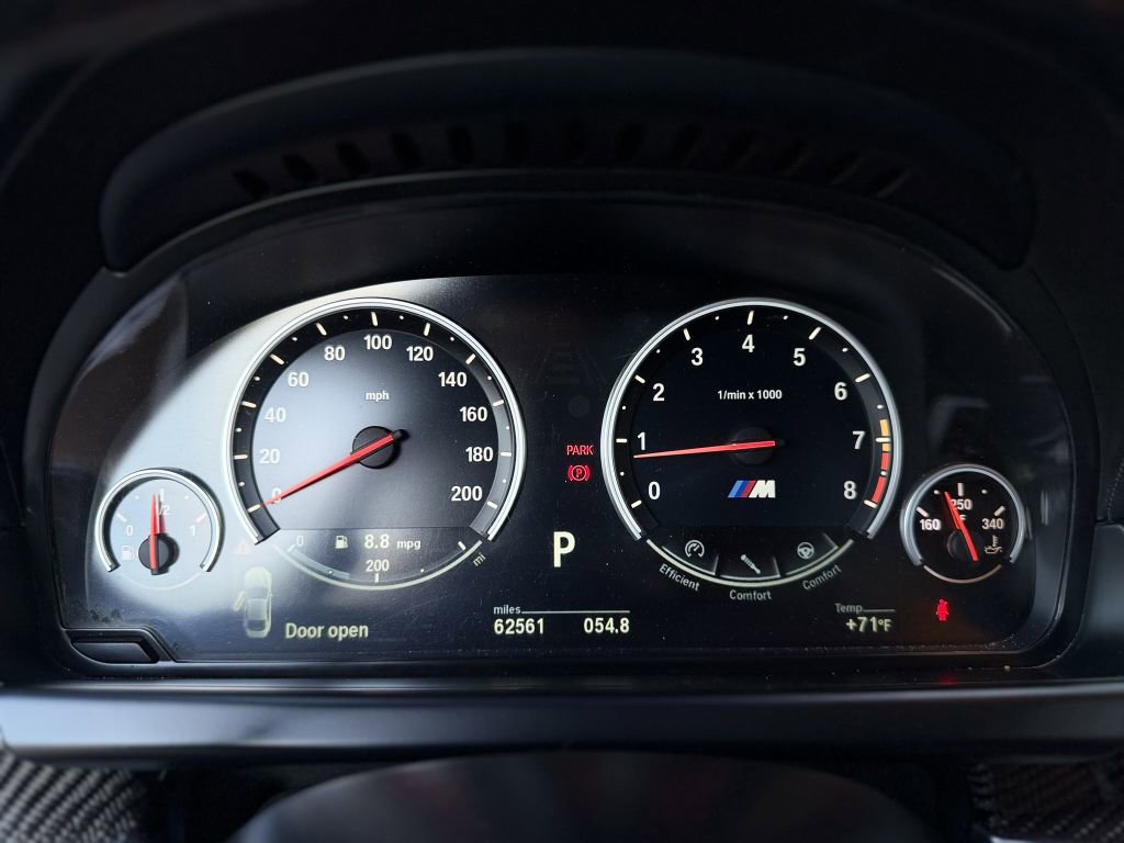 Used 2017 BMW M6 Coupe image 33