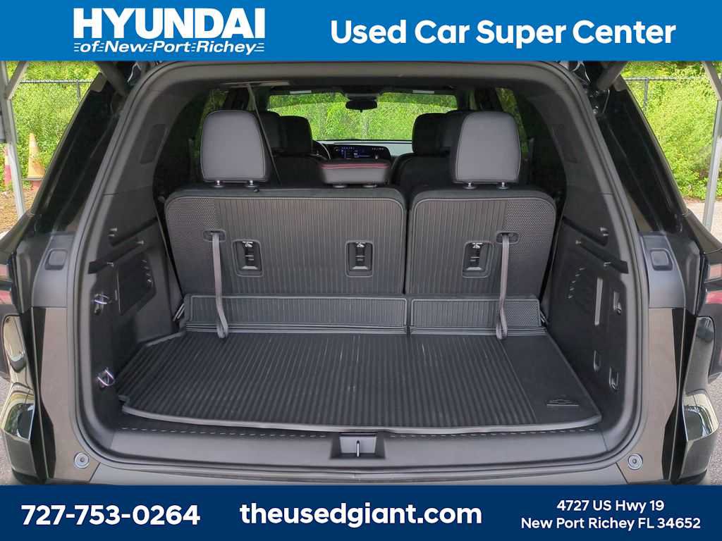 Used 2026 Chevrolet Traverse Z71 w/ LPO, Floor Liner Package AWD/4WD image 12