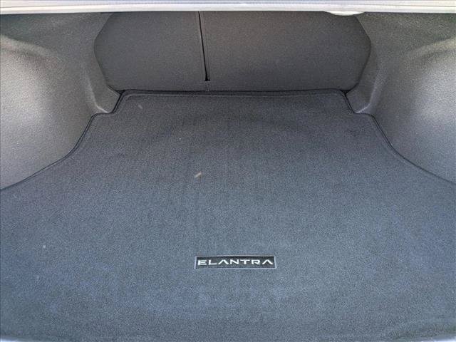 Used 2025 Hyundai Elantra Limited FWD image 6