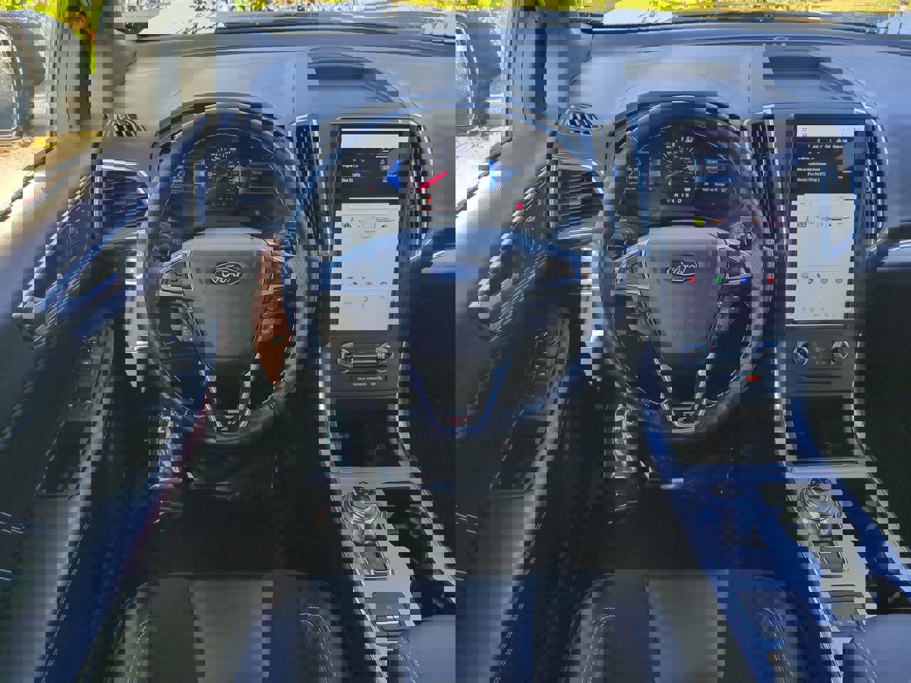 Used 2022 Ford Edge ST w/ Equipment Group 401A image 15