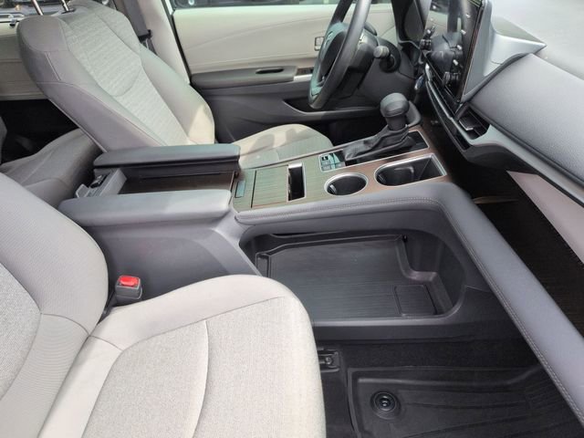 Used 2024 Toyota Sienna LE FWD image 33