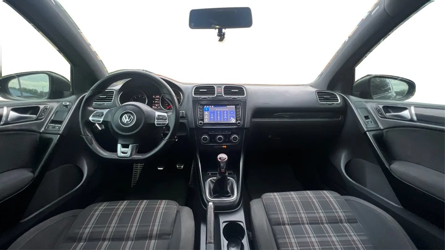 Used 2011 Volkswagen GTI 2-Door FWD image 34