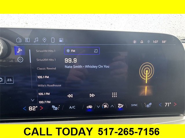 Used 2024 Chevrolet Traverse LT image 14