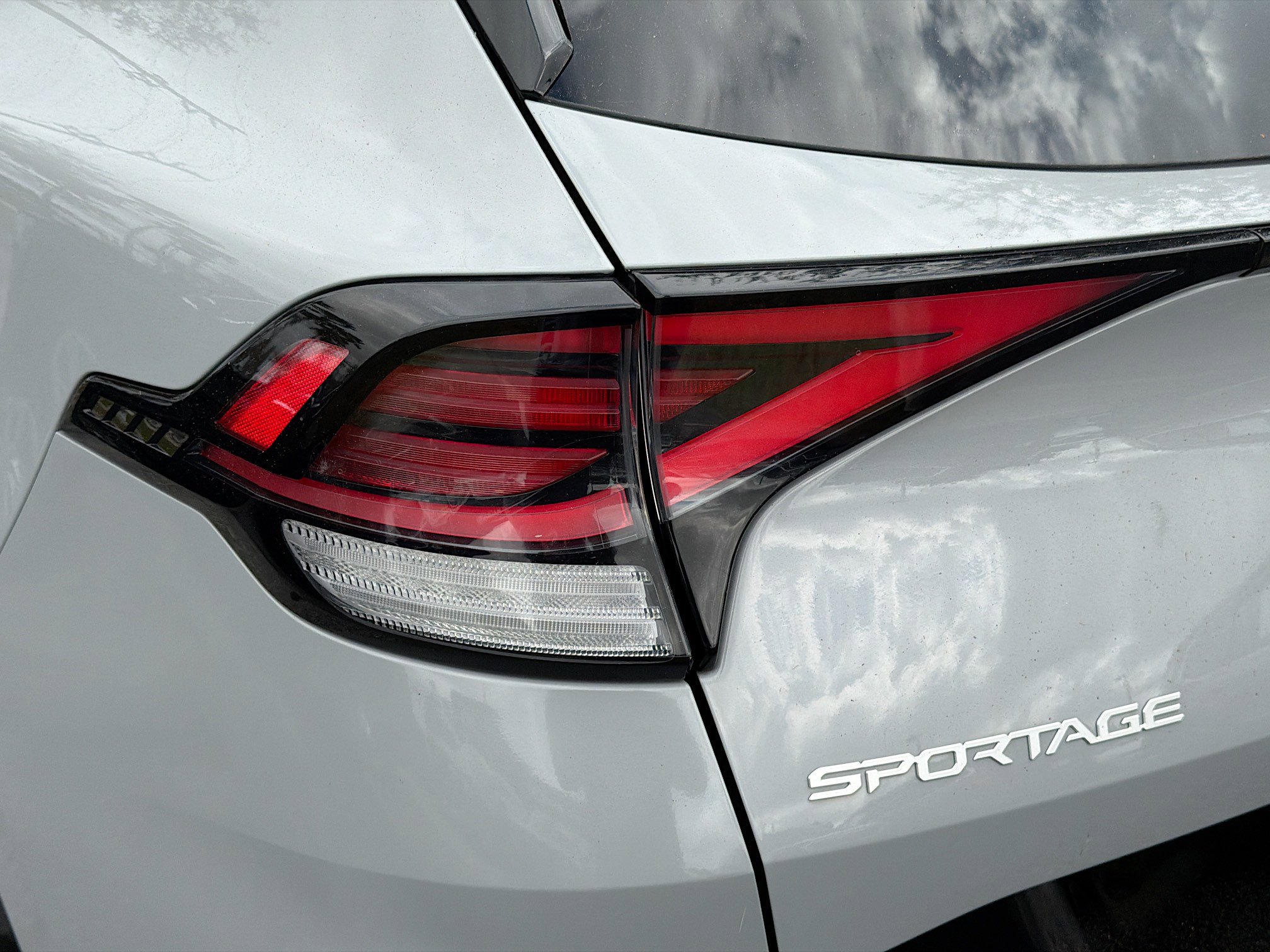 Used 2023 Kia Sportage SX image 10