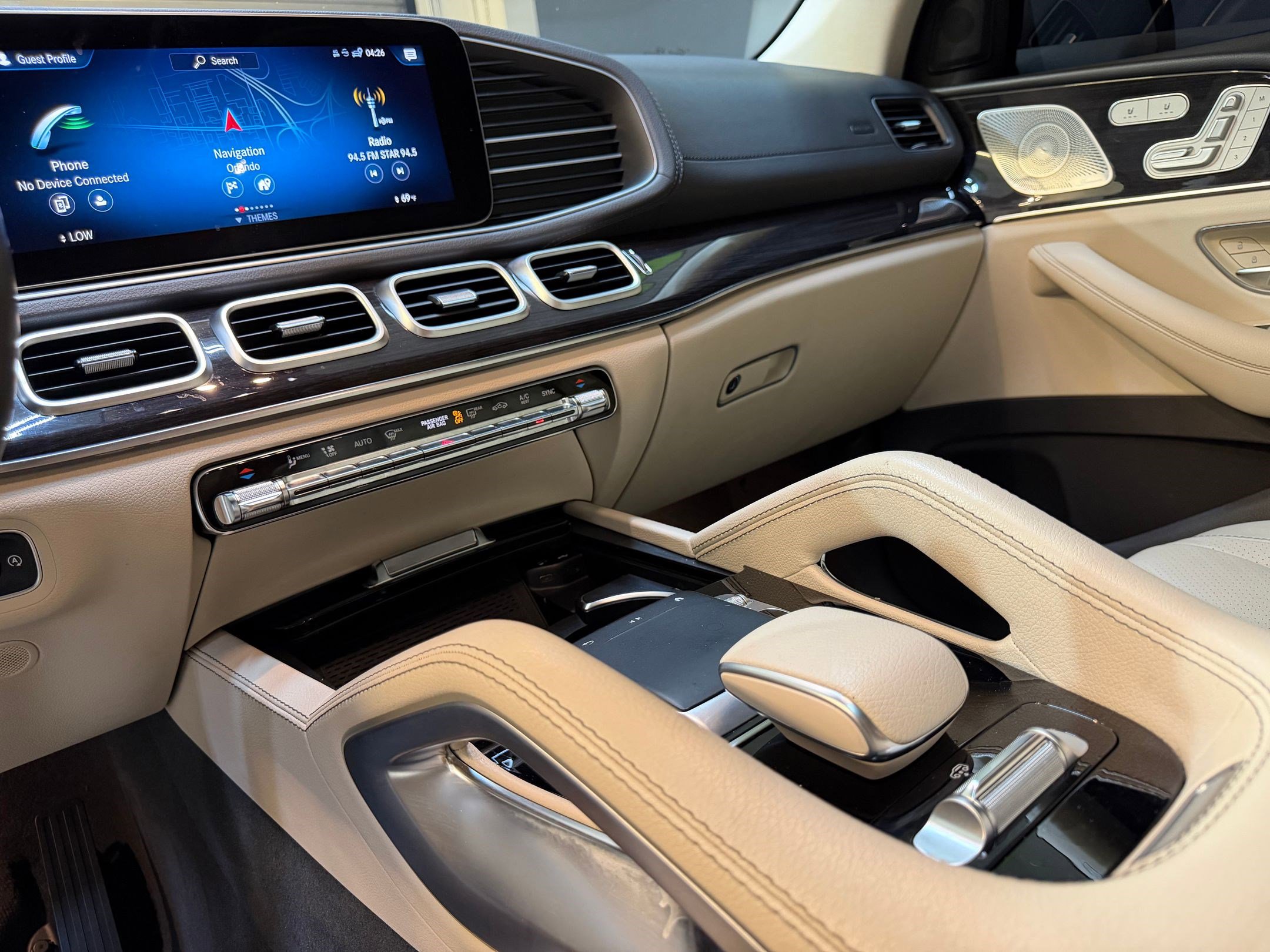 Used 2020 Mercedes-Benz GLS 450 4MATIC image 30