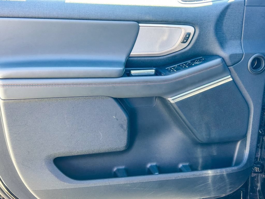 Used 2025 Ford Expedition Active RWD image 25