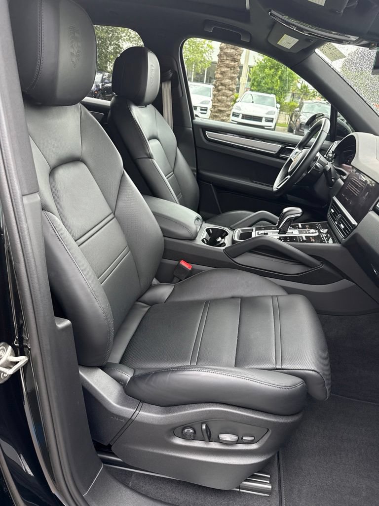 Certified 2023 Porsche Cayenne Platinum Edition AWD/4WD image 19