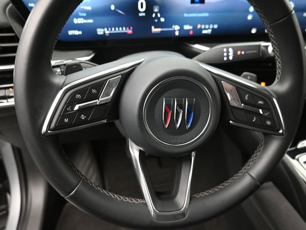 Used 2025 Buick Envision Preferred image 21