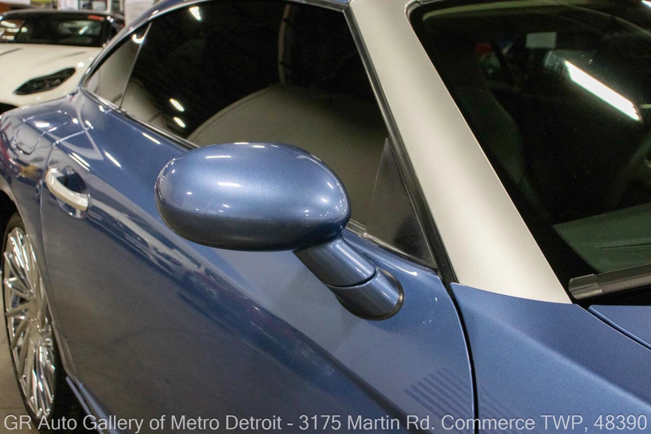 Used 2005 Chrysler Crossfire Limited image 32