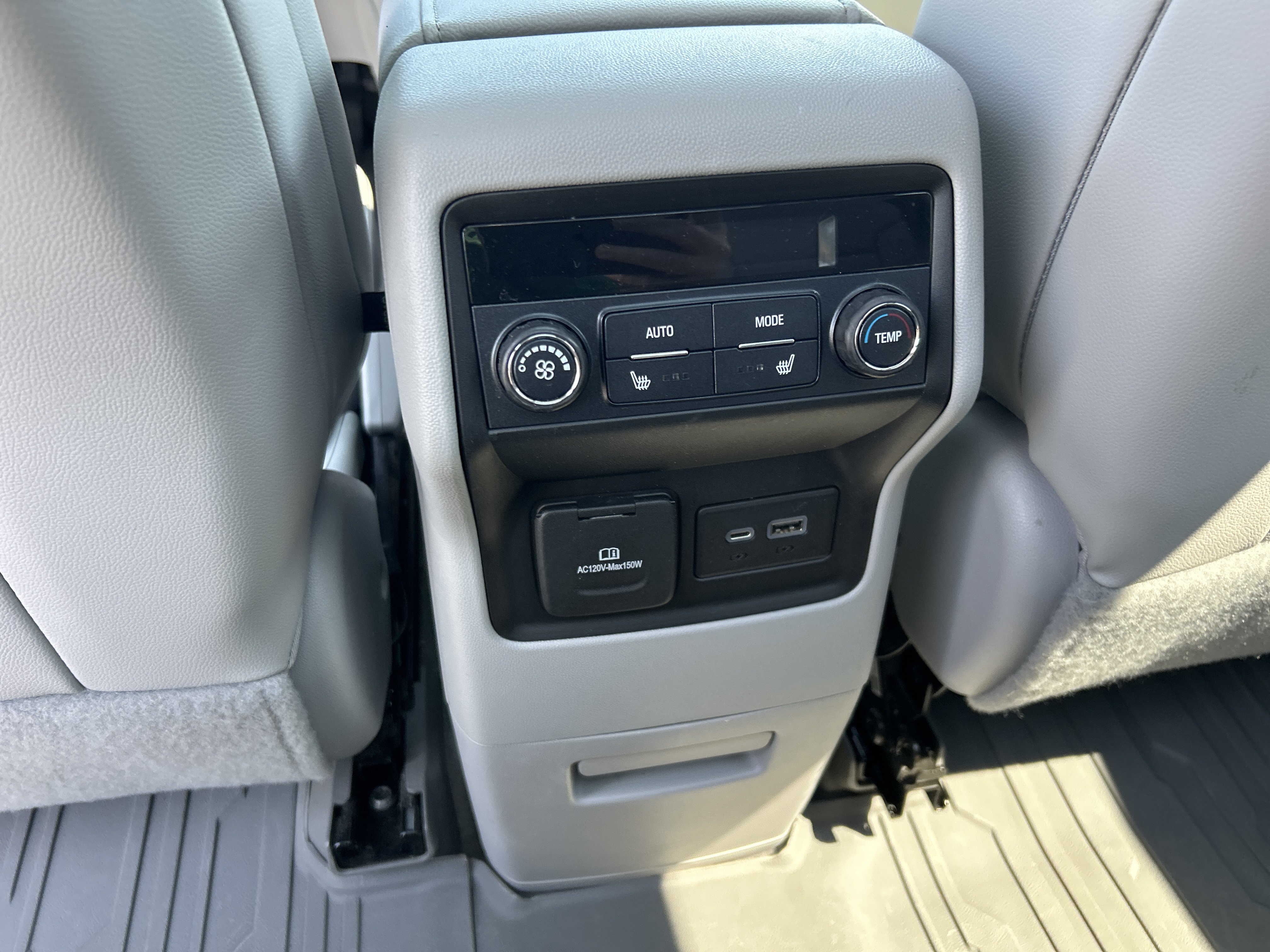 Certified 2021 GMC Acadia SLT w/ Premium Package AWD/4WD image 30
