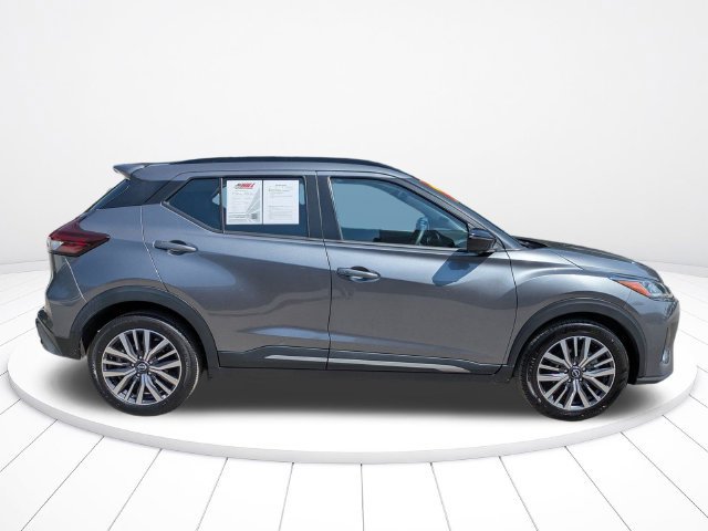 Used 2024 Nissan Kicks SR FWD image 3