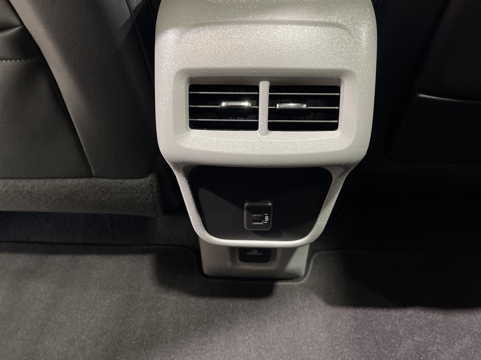 Used 2024 GMC Terrain SLT w/ Infotainment Package II AWD/4WD image 14