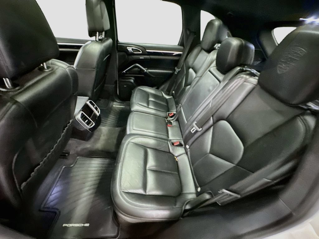 Certified 2018 Porsche Cayenne Platinum Edition AWD/4WD image 25