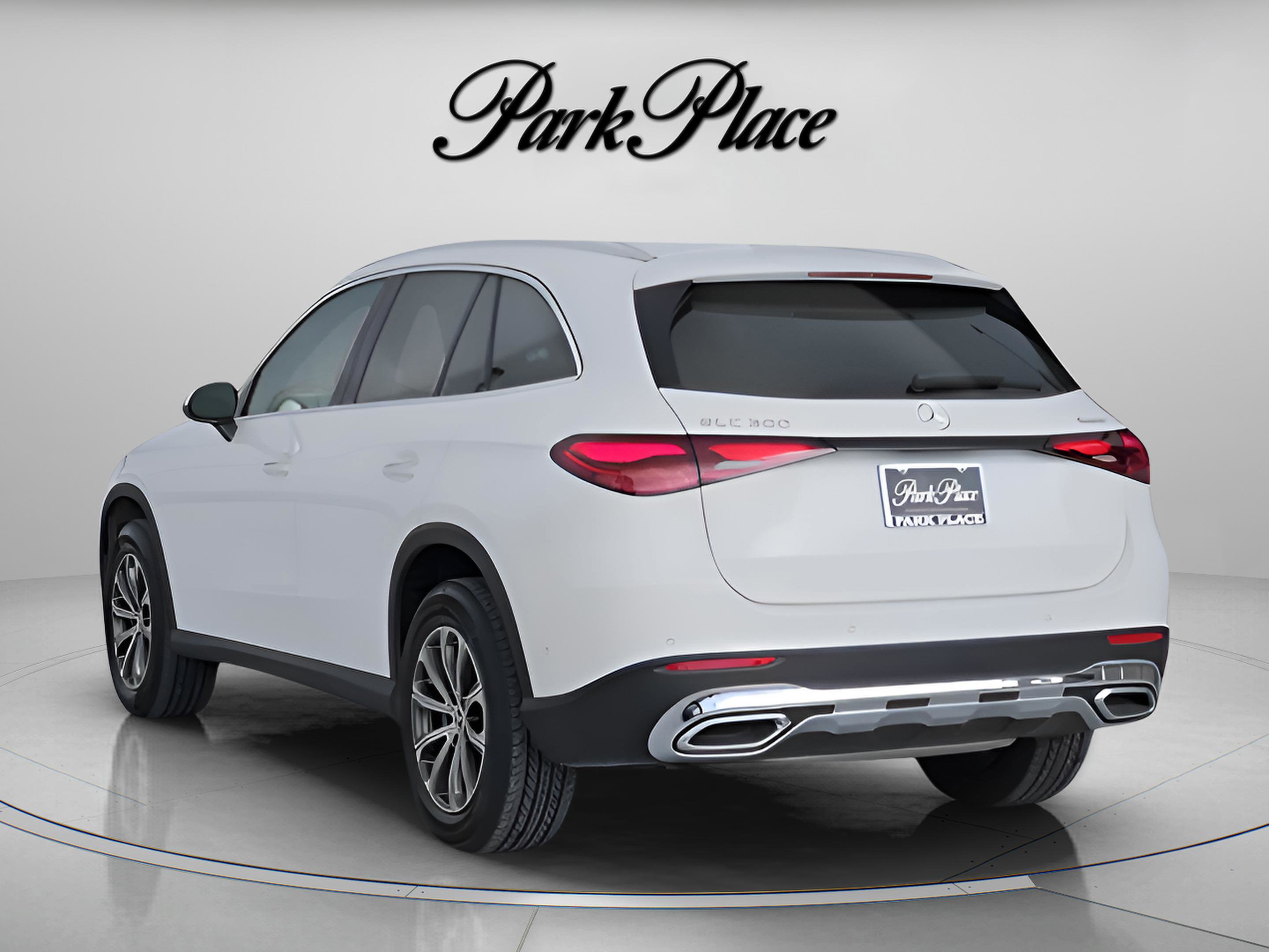 Certified 2025 Mercedes-Benz GLC 300 4MATIC image 3