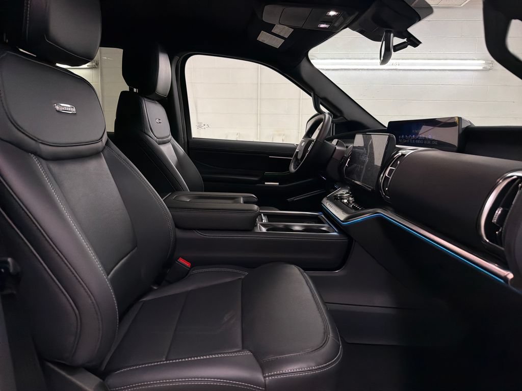 New 2027 Ford Expedition Platinum w/ Stealth Appearance Package RWD image 28