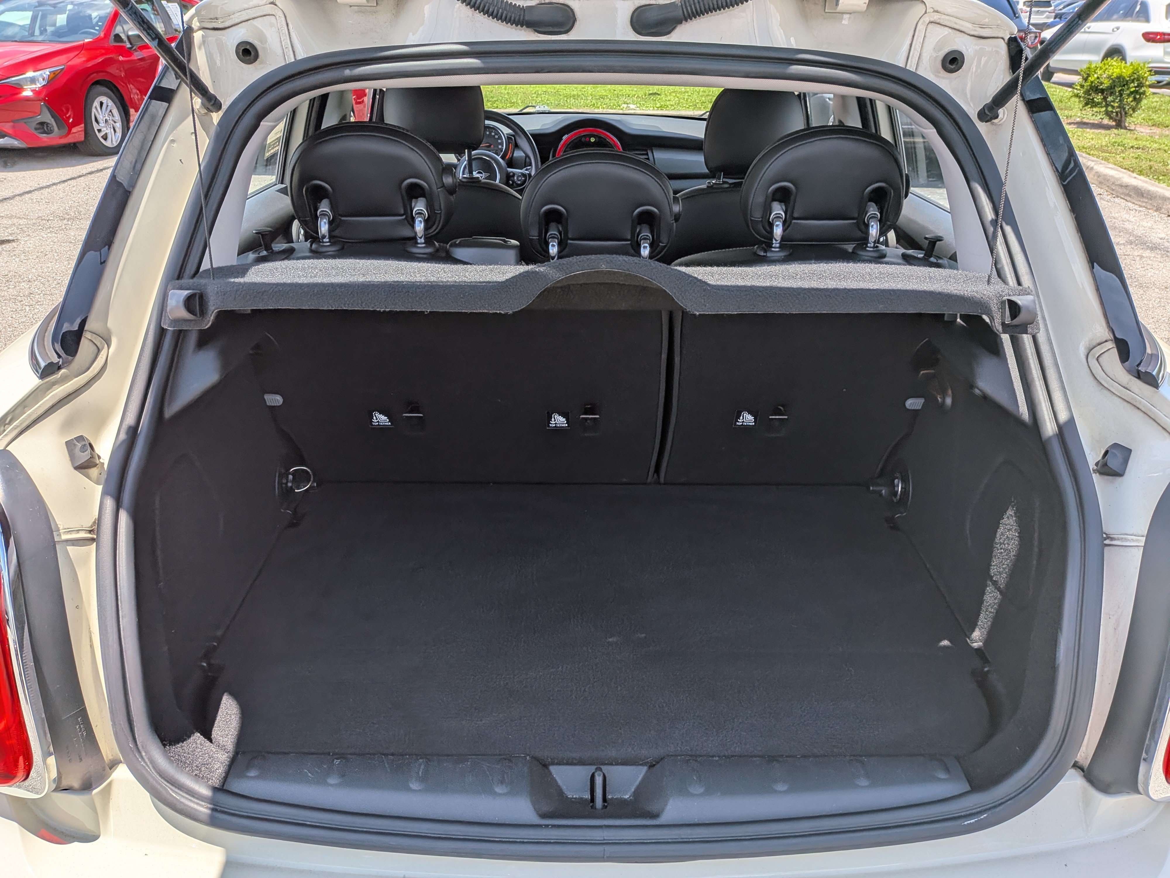 Used 2021 MINI Cooper 4-Door Hardtop w/ Storage Package FWD image 13