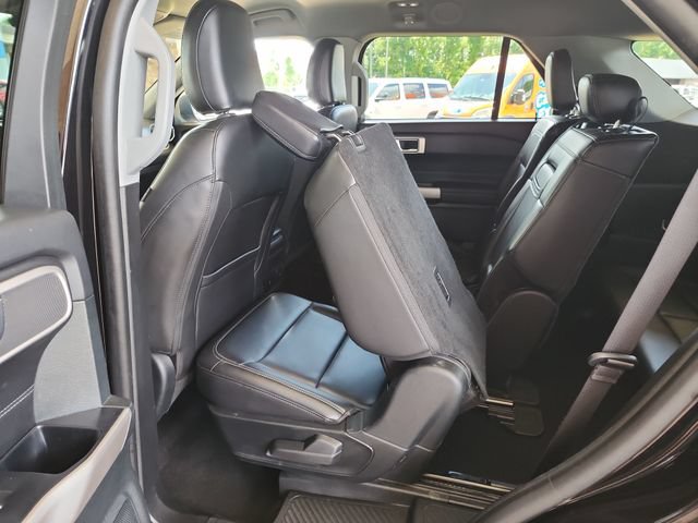 Used 2024 Ford Explorer XLT w/ Equipment Group 202A RWD image 21