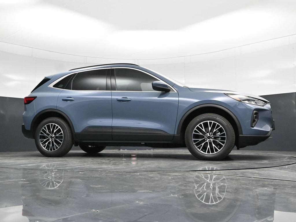 New 2026 Ford Escape SE FWD image 58