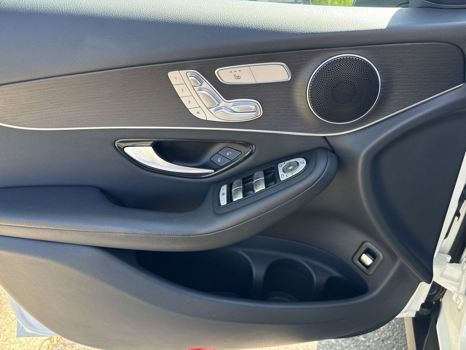 Used 2022 Mercedes-Benz GLC 300 4MATIC image 15