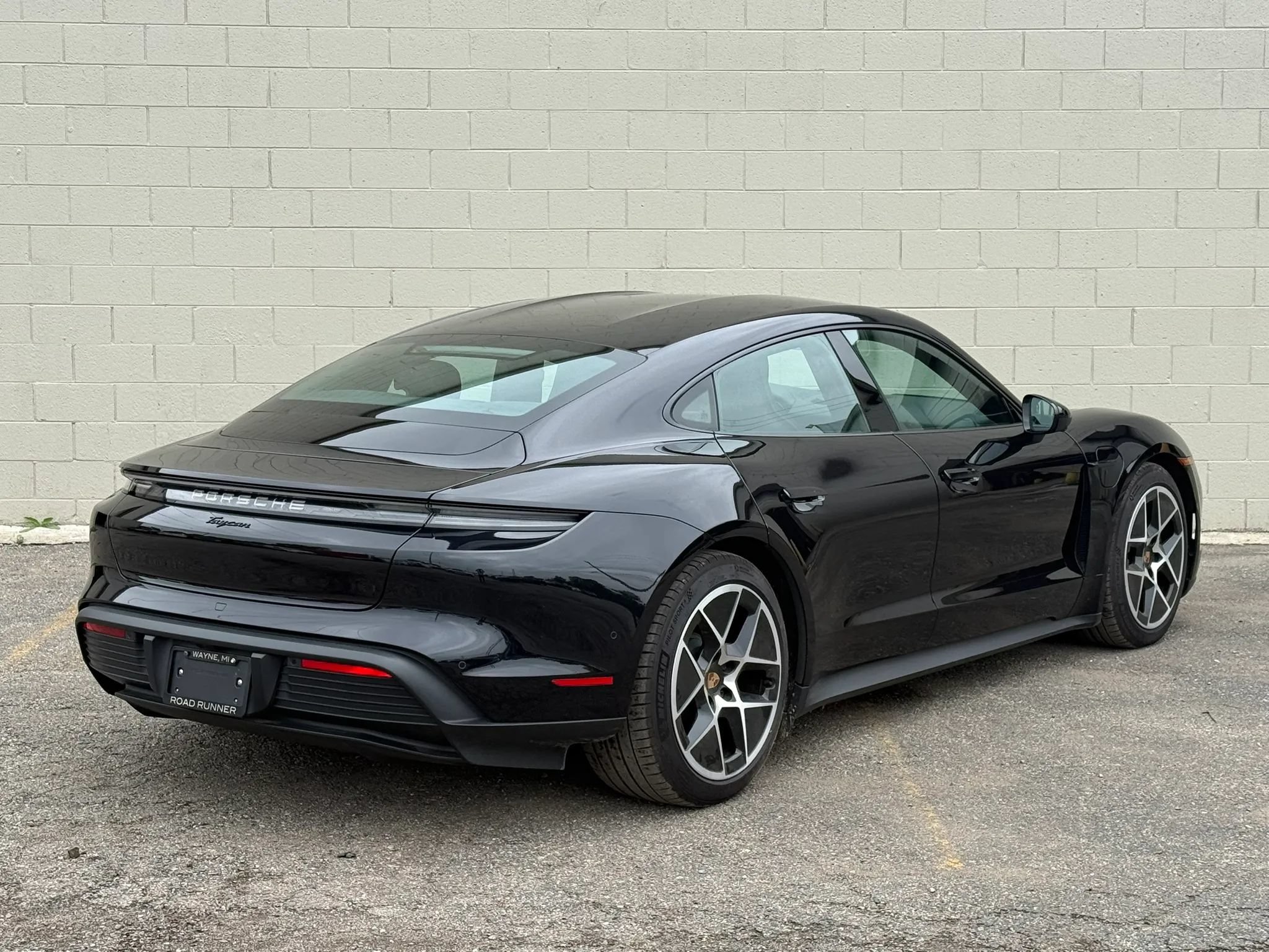 Used 2025 Porsche Taycan RWD image 12