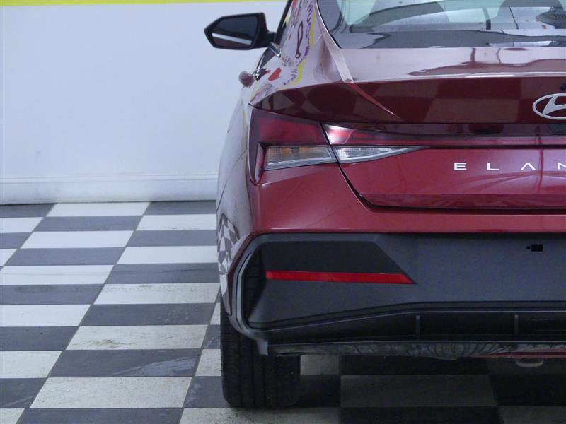 Used 2025 Hyundai Elantra SEL image 30