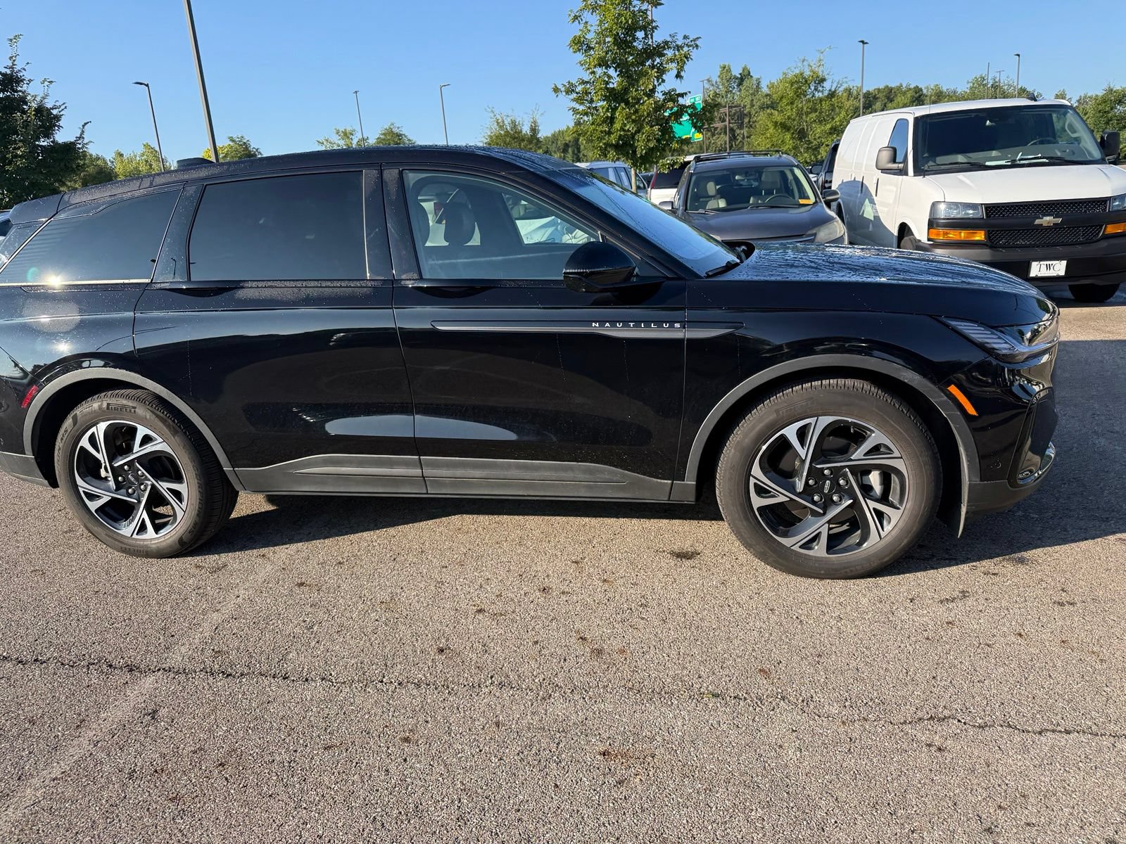 Used 2024 Lincoln Nautilus Premier w/ Equipment Group 102A AWD/4WD image 4