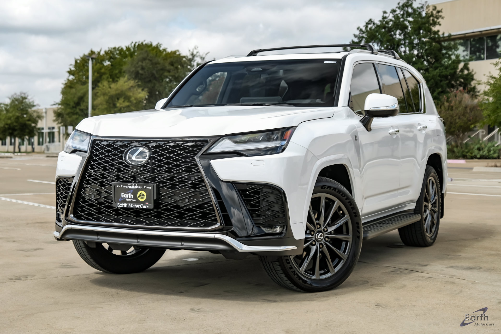 Used 2026 Lexus LX 600 F Sport w/ Accessory Package (Z1) AWD/4WD image 6