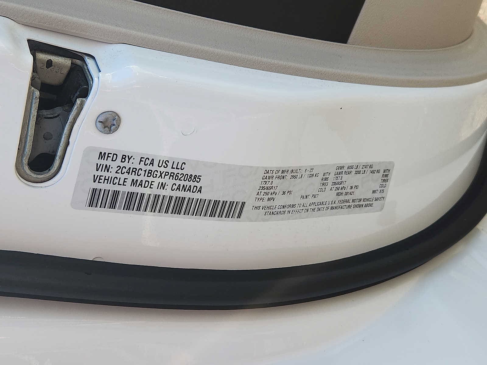 Used 2023 Chrysler Pacifica Touring-L FWD image 26