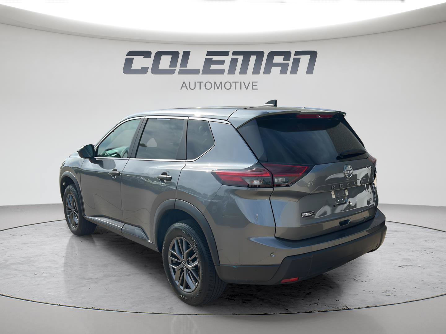 Used 2025 Nissan Rogue S AWD/4WD image 4