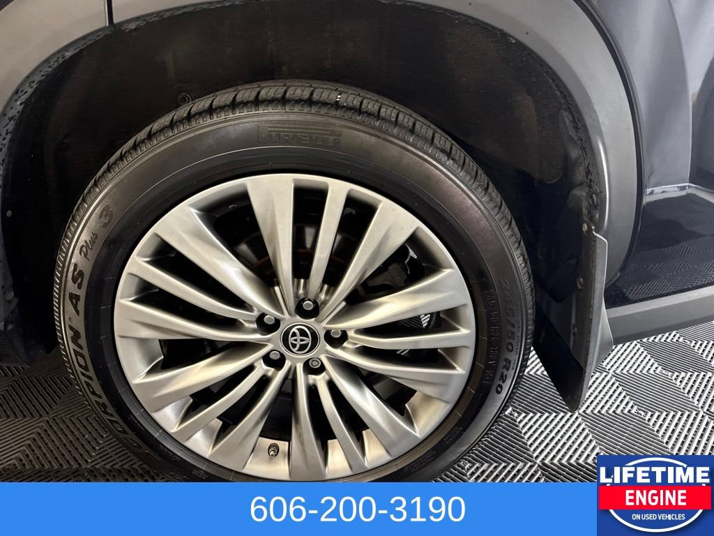Used 2022 Toyota Highlander Platinum AWD/4WD image 11